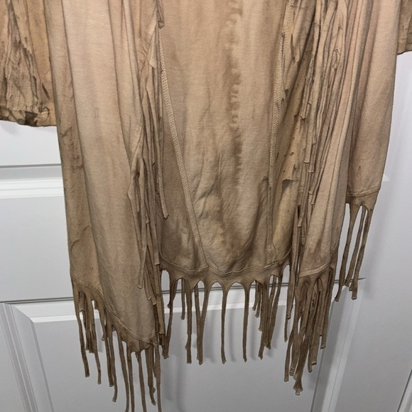 Gimmicks by BKE long cover-up sweater. Size medium. - Picture 6 of 7